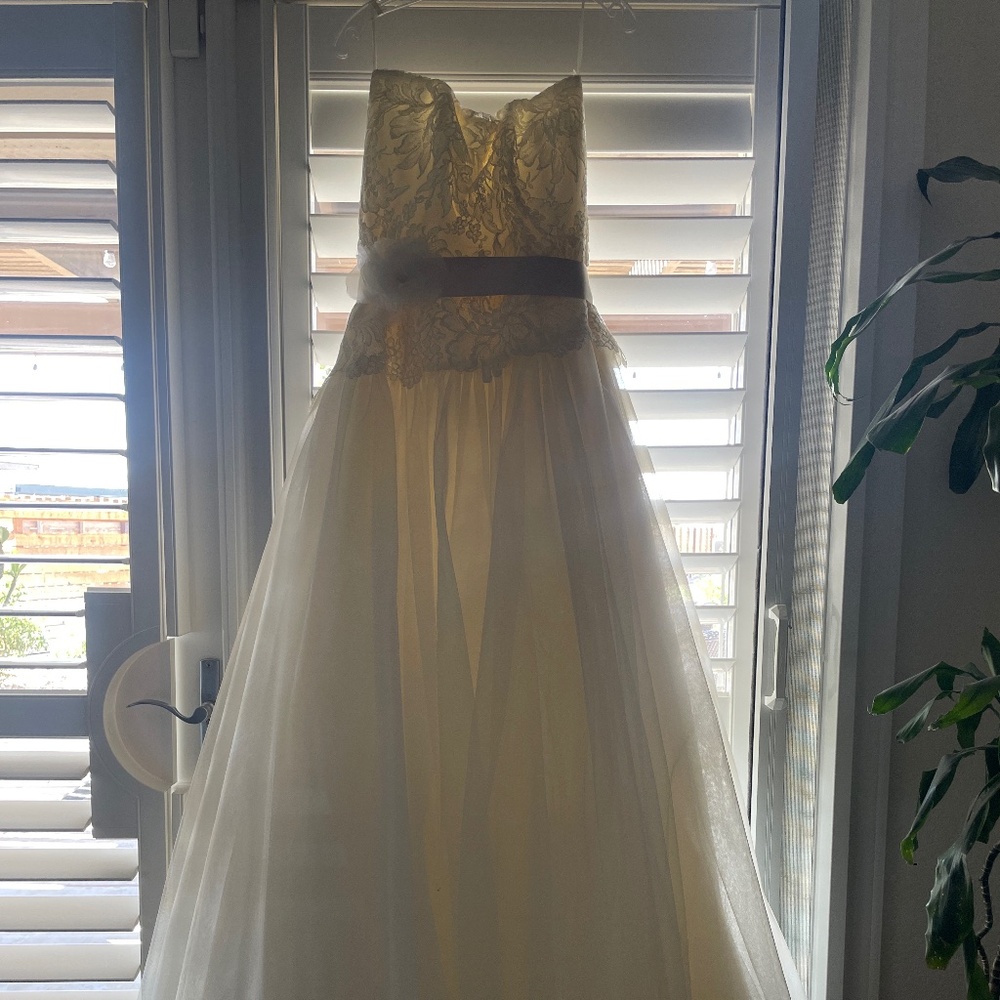 Wedding dress